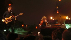 Cocoon à Solidays 2009 avec Mark Daumail (chant, guitare) et Morgane Imbeaud (chant, clavier)