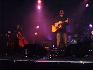 Sam en concert avec Valentine (violoncelle)