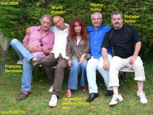 Les ex-membres des Poppys avec François Berheim et l'ex directrice artistique de Barclay