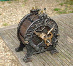 Ancien_moteur_à_courant_alternatif_CC